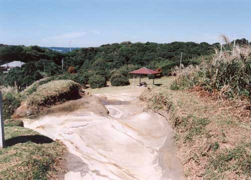 たおやめだいらの岩肌の写真