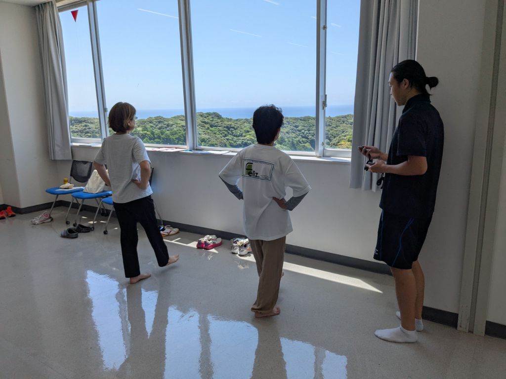 開眼片足立ちの様子